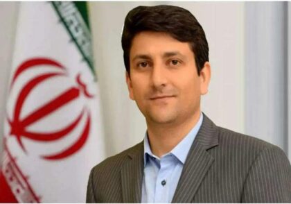 شبکه ملی اطلاعات در امتداد اینترنت جهانی است نه جایگزین آن،پرچم ایران،یک مرد